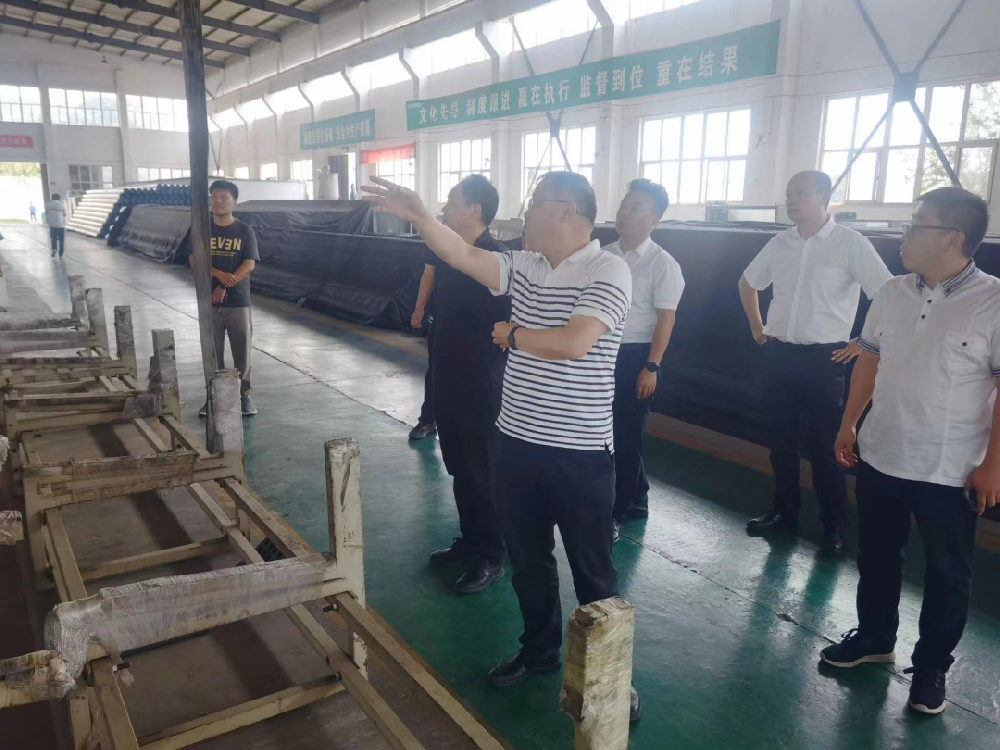 李磊、張瑛帶隊(duì)到廣平縣邯鄲市新頤通管業(yè)科技有限公司廠區(qū)督導(dǎo)檢查安全生產(chǎn)和疫情防控工作